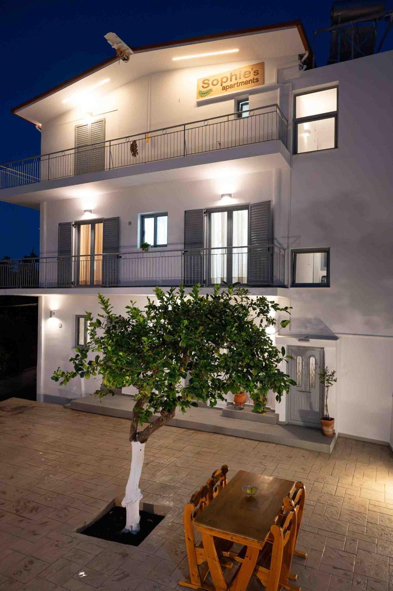 Sophie'S Apartments 3&4 Poros Town Екстериор снимка