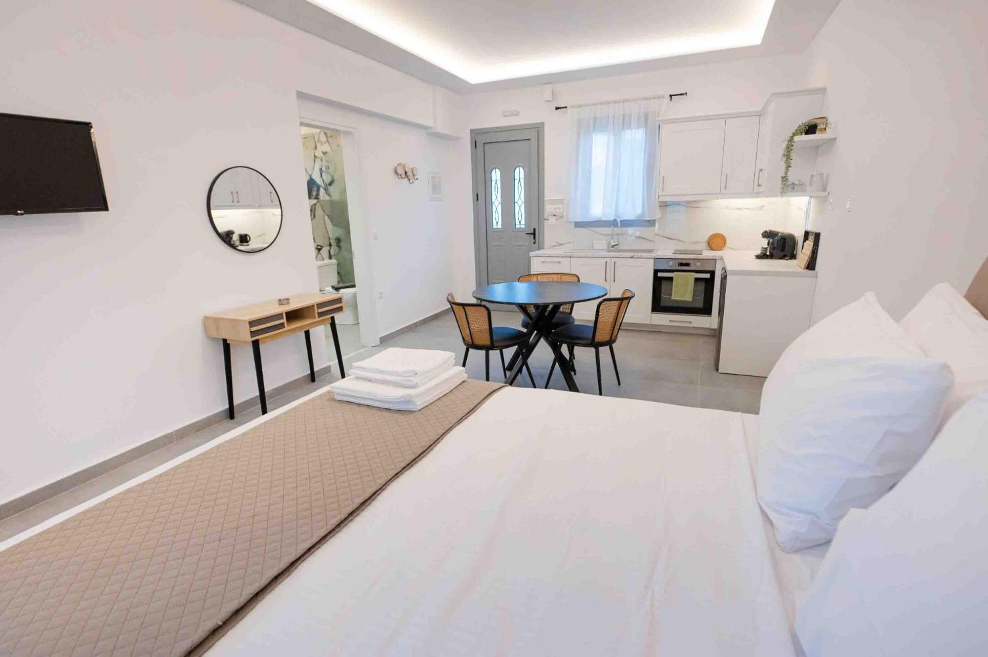 Sophie'S Apartments 3&4 Poros Town Екстериор снимка
